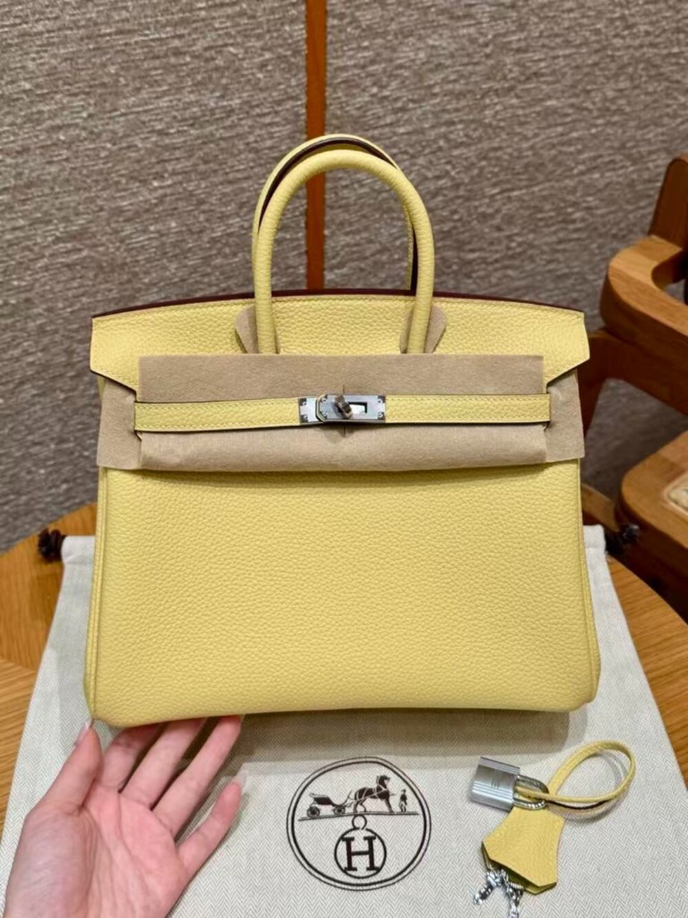 Classic Hermes Bag: A Stylish and Versatile Choice for Elegance